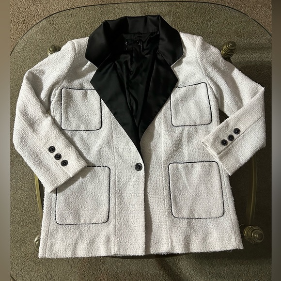 Chanel 2022 SS Jacket - Picture 1 of 16